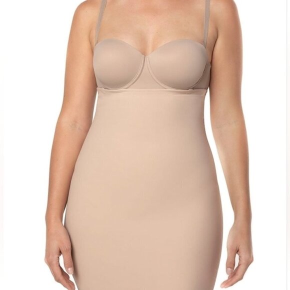 LEONISA SHAPEWEAR Undetectable Sculpting Skort Slip Beige Women's Size M - Picture 1 of 11